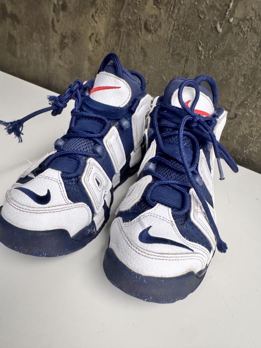 Nike air more uptempo