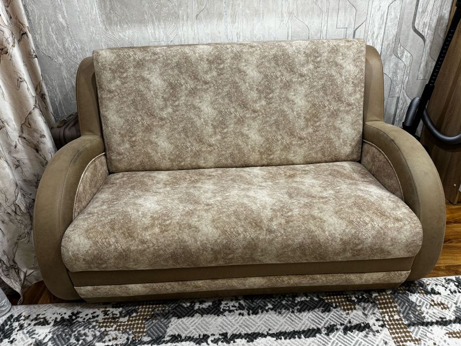 Продаю диван в отлично состоянии