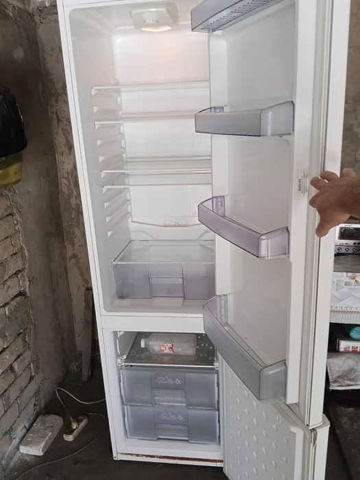 Продам холодильник