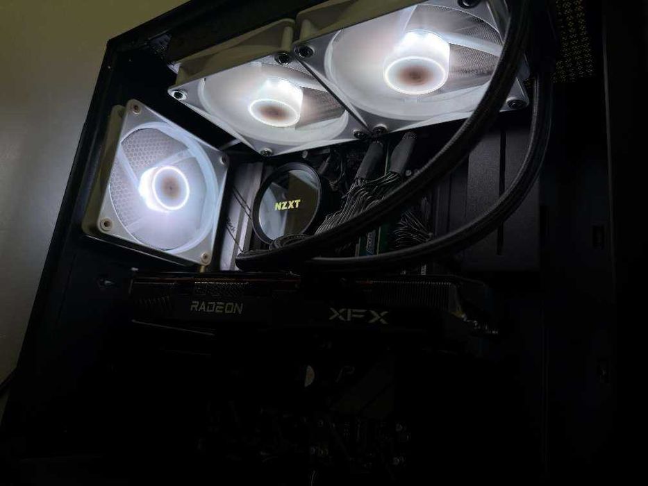 Gaming PC + 240Hz Alienware Monitor + Logitech Pro Gear