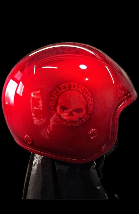 Каска за мотор с атрактивна аерография