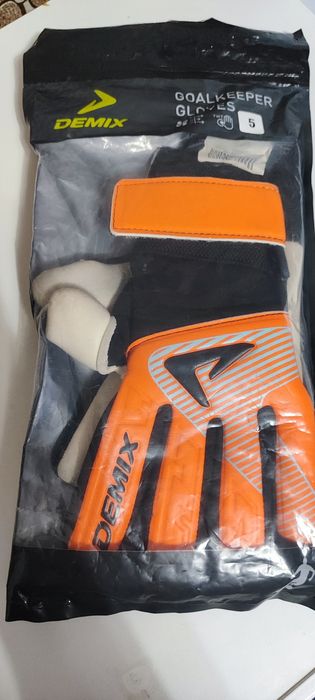 Вратарь перчатки