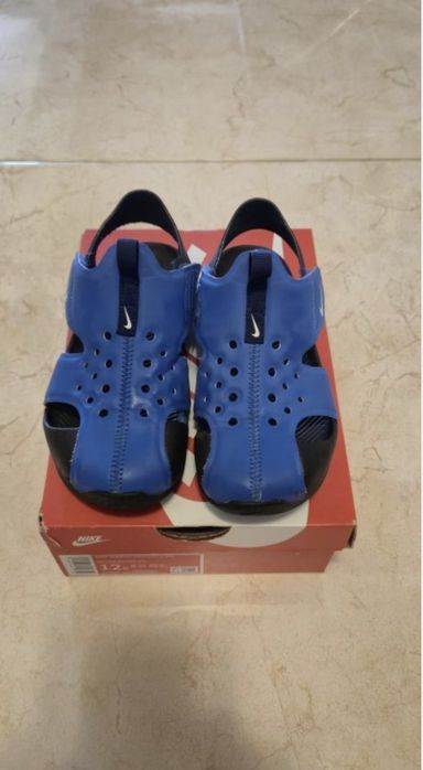 Sandale Nike marimea 32