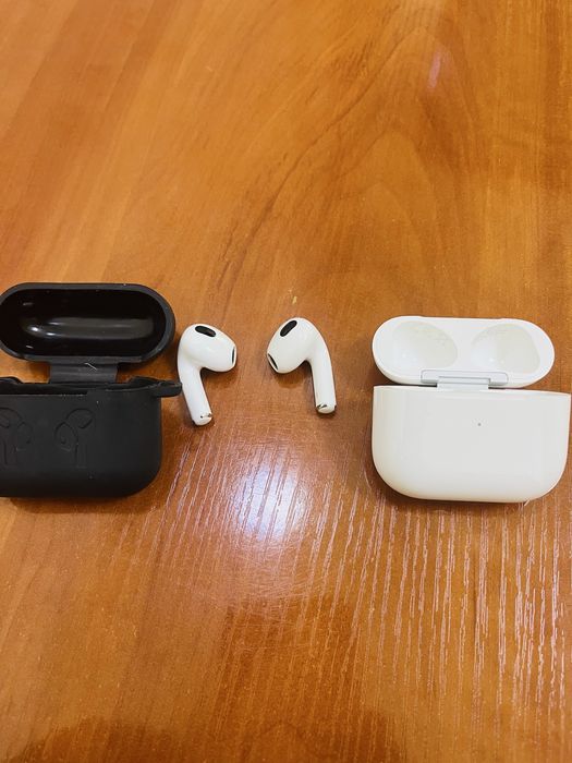 Продам Наушники Apple AirPods 3