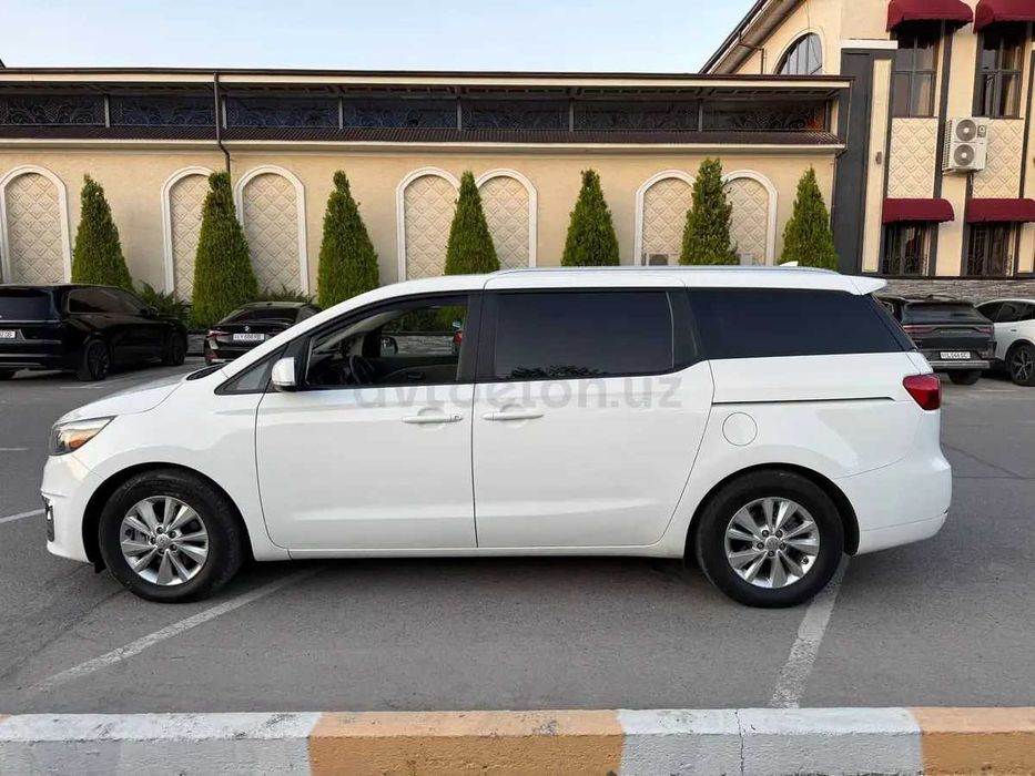 Продаётся Kia Sedona 2016