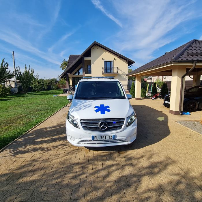Vând ambulanta Vito
