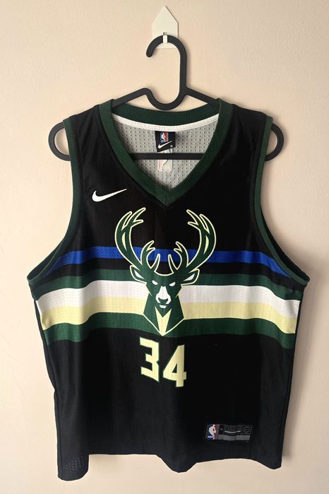 NBA потинк Милуоки Бъкс 34 Янис