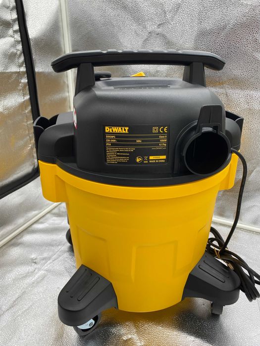 Aspirator umed uscat DeWalt 20L 1050W cu suflare