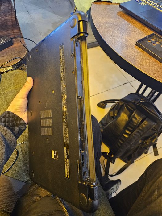 Hp komyuter Sotiladi Tez pul zarur