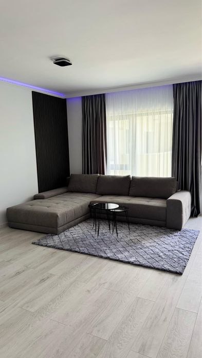 Inchiriez studio cu loc de parcare VAMT