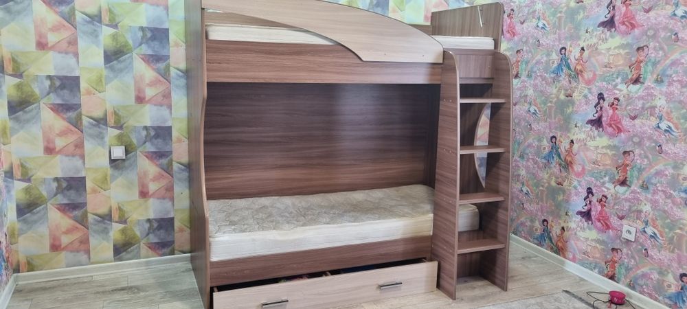 Продам двухярусную кровать