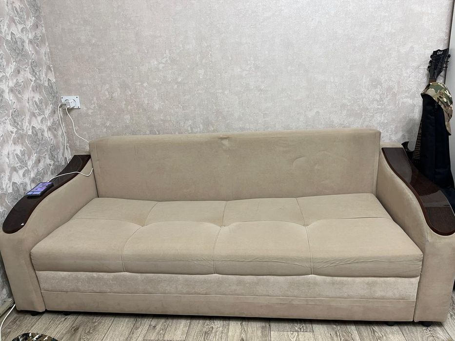 Продам диван в хорошем состоянии