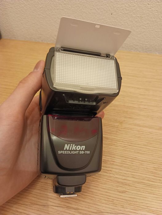 Вспышка Nikon SB-700 полный комплект