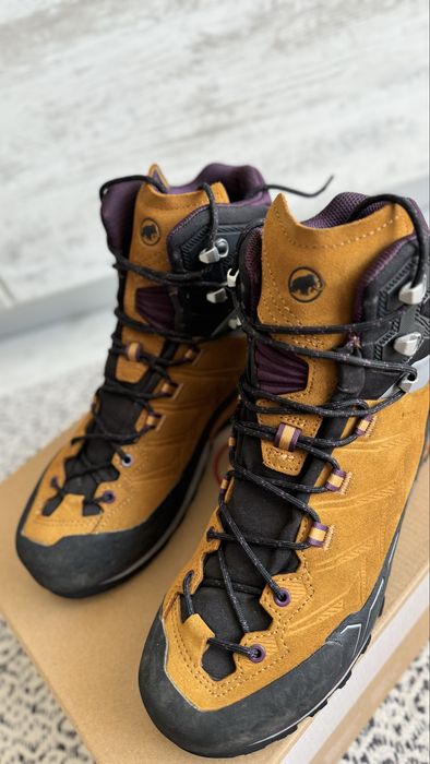 Туристически трисезонни обувки Mammut