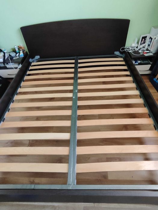 Легло разглобено цвят венге за матрак с размери 160 х 200 см