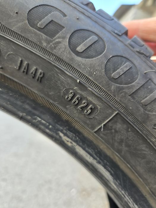 Зимни  Goodyear 205/55/19
