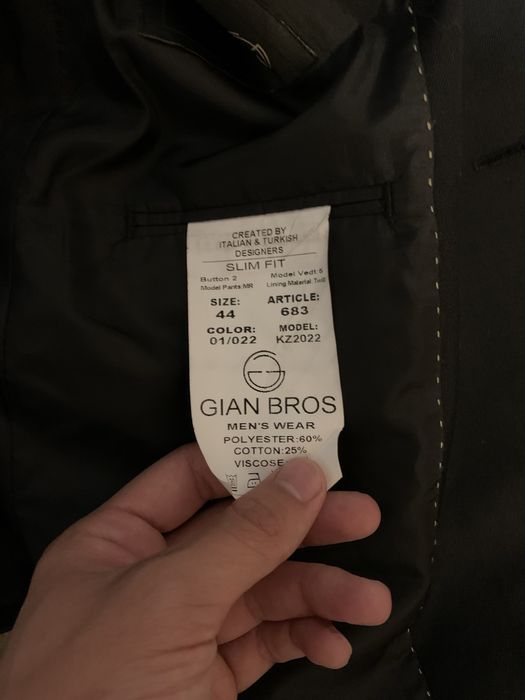 Продам Костюм тройка, Размер 48.