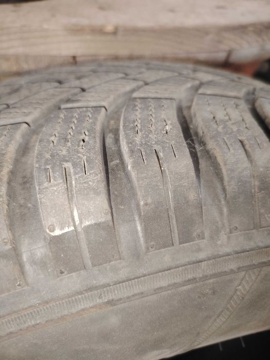 Продавам гуми 245/70 R 16