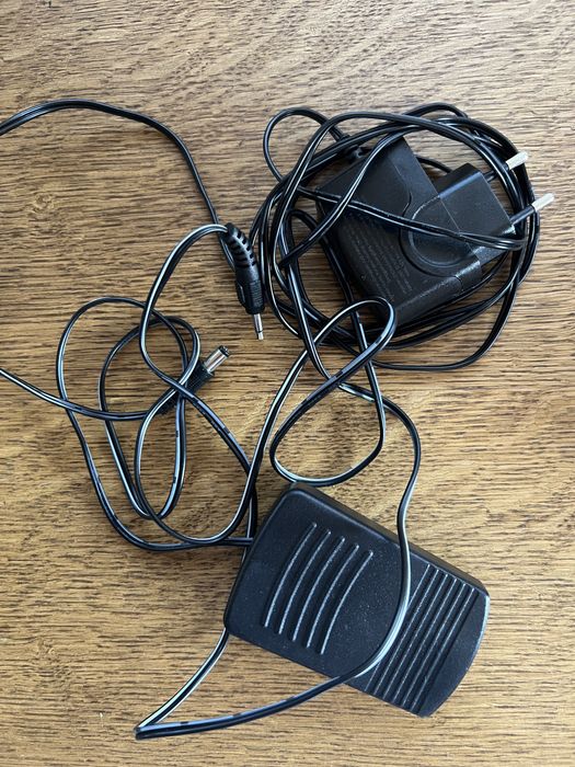 Mini masina de cusut