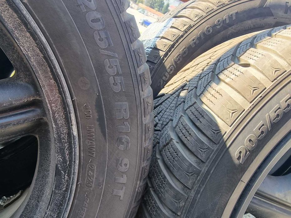 Джанти с гуми Kumho WinterCraft wp52 205/55/16 dot2023
