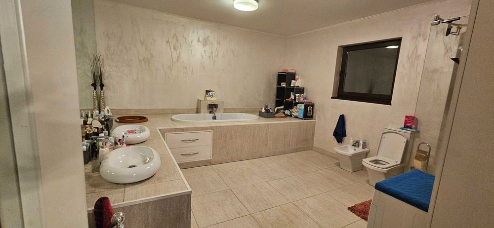 VAND spatiu comercial parter+apartament(etaj)sau INCHIRIEZ doar parter