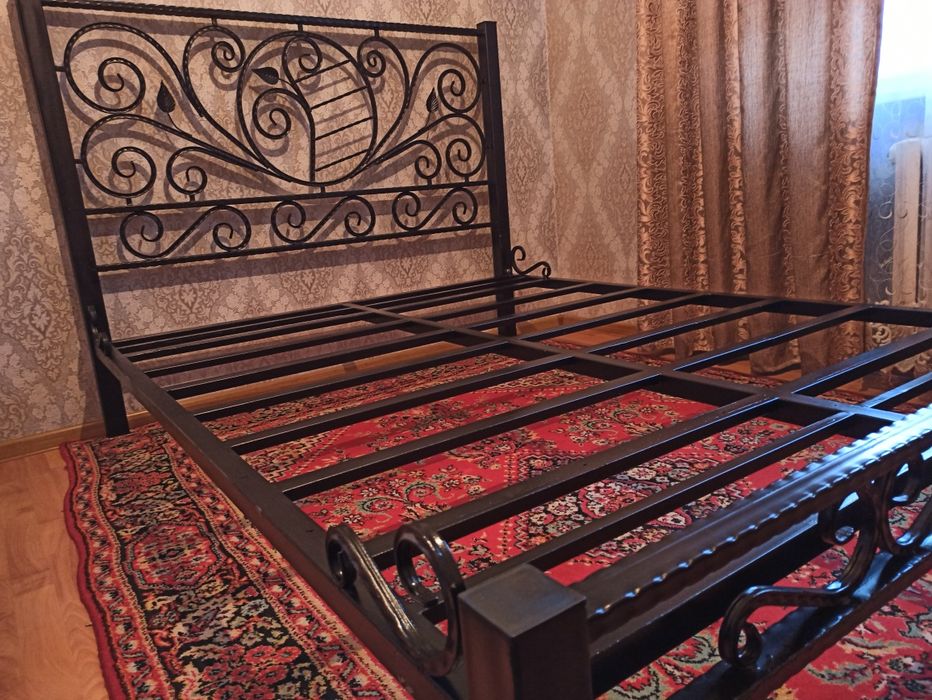 Кровать метал. Из профиля.