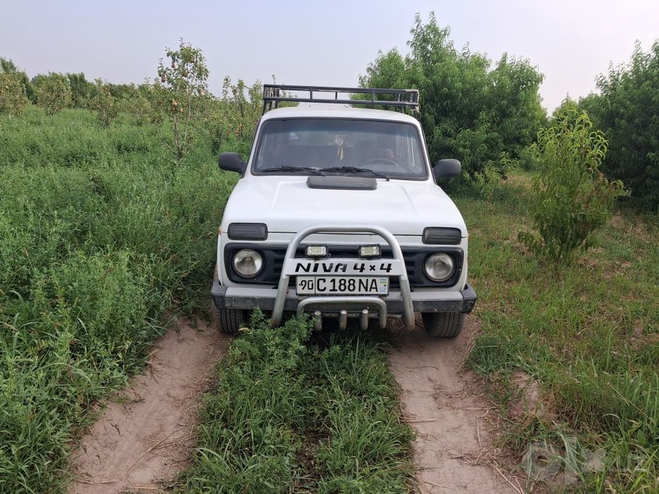 212140 Niva 2014 yil 157 ming yurgan  4x4 sotiladi sastayanya normally