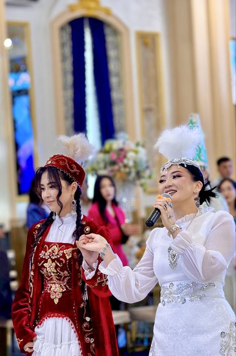 Қыз ұзату,сыңсу әнші