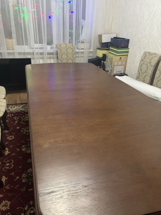 Продам стол обеденный