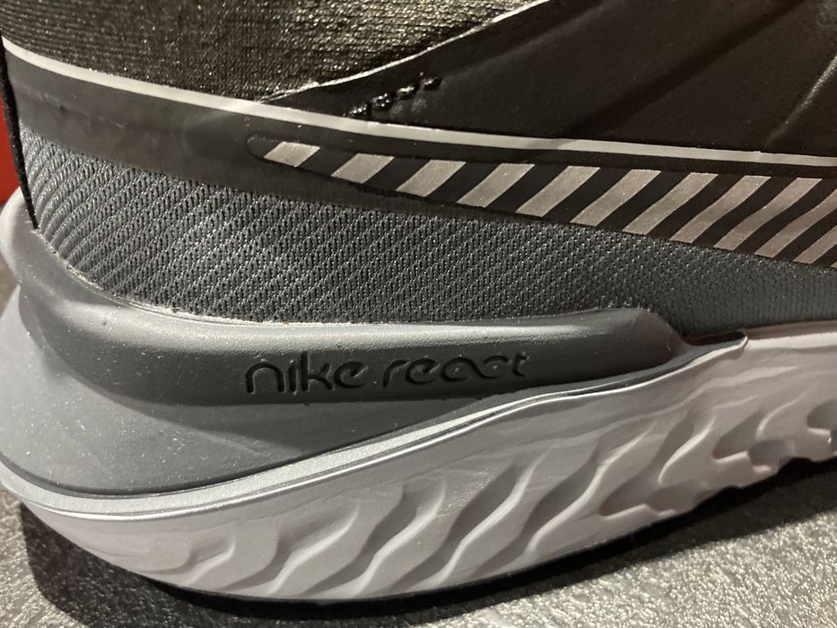 Оригинални! Nike Legend React 2 Shield - 46 ShoeMag