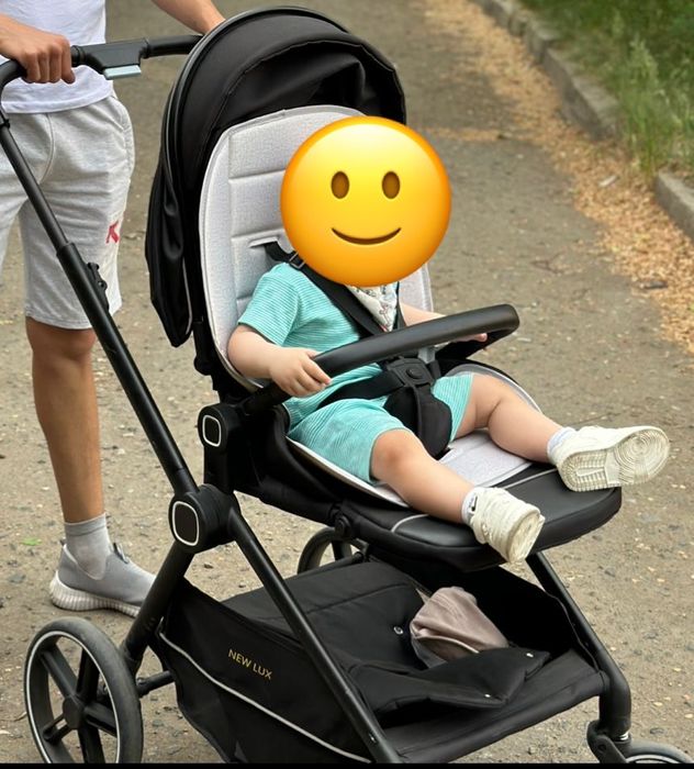 Детская прогулочная коляска