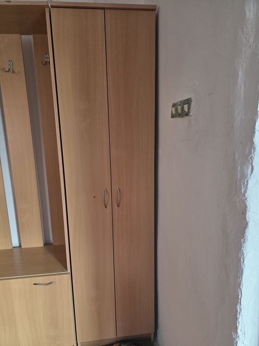 Продам прихожую со шкафом