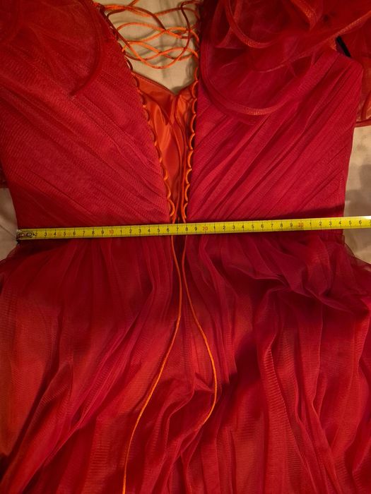 Rochie lunga de tulle cu detalii in talie si pe umeri - Ana Radu