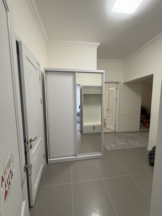 Два белых ДСП шкафа (самовывоз)