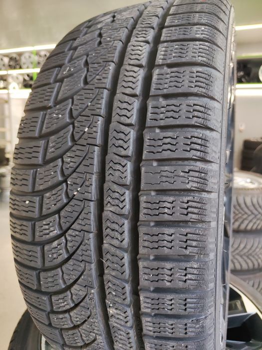 4 бр зимни 235/40/19 Hankook Дот 2020г