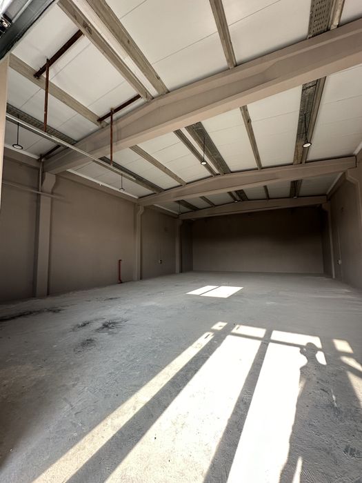 Продается 262 квадратов производственное помещение или под склад: 238 ...