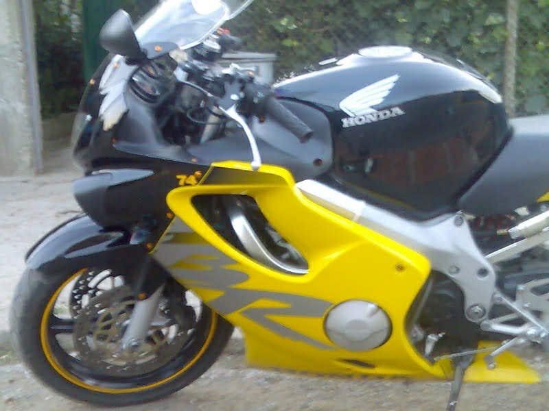 Honda- CBR-F4- Мотор