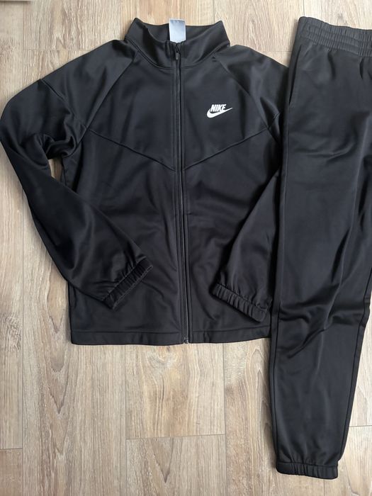 Екип комплект за момче Nike размер XL  158 - 170 см