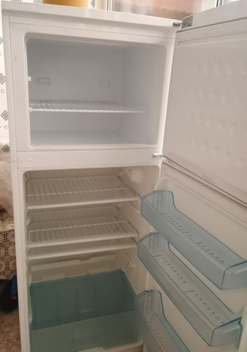 Хладилник Beko . Работи използван.