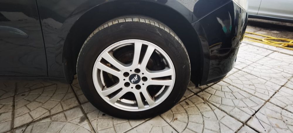 Motor Skoda VW 1.2 BENZINA  EURO4 Cutie viteze Caroserie roti si punti