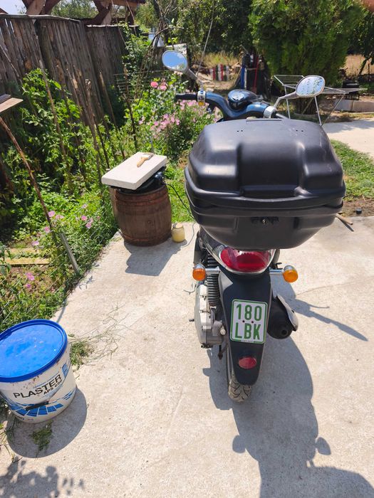 Продавам скутер Yamaha YT50