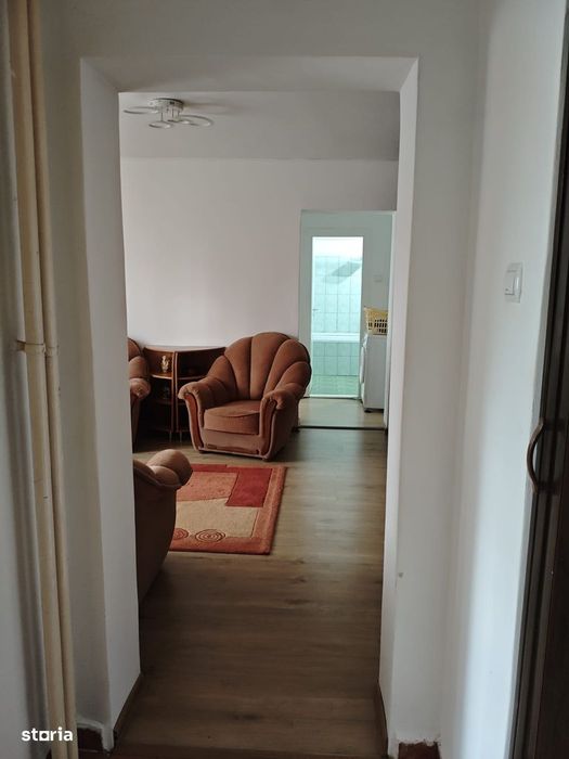 închiriez ap 2 camere Podgoria et 2