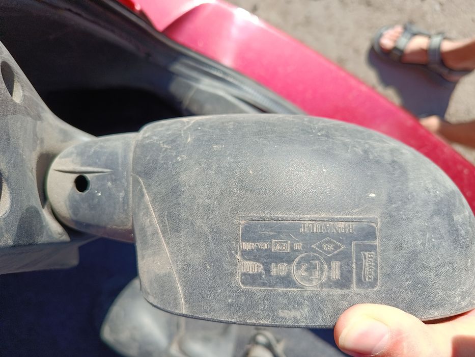 Продам зеркала Renault