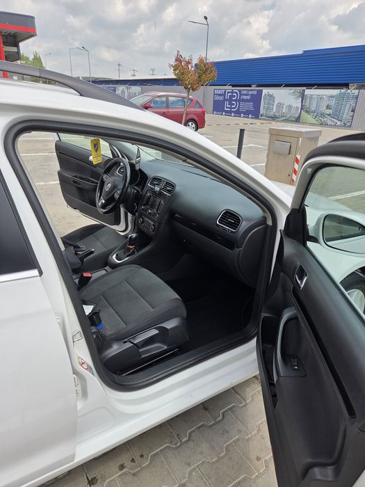 Vând Volkswagen Golf VI