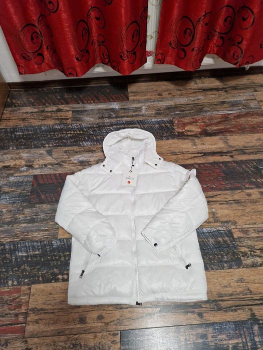 Vând geaca Mon cler