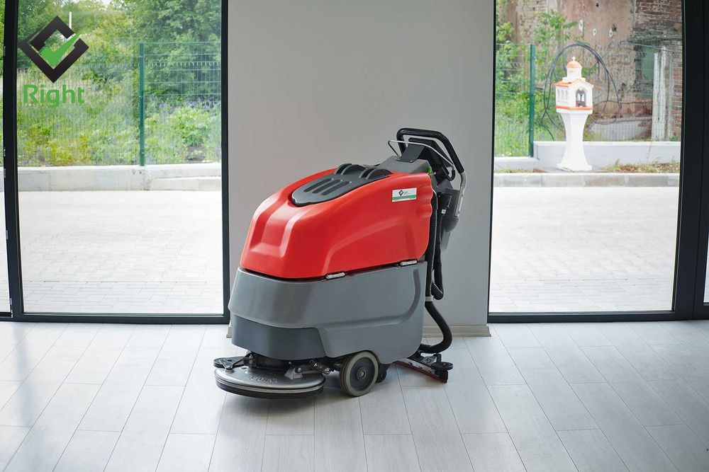 Машина за почистване под наем