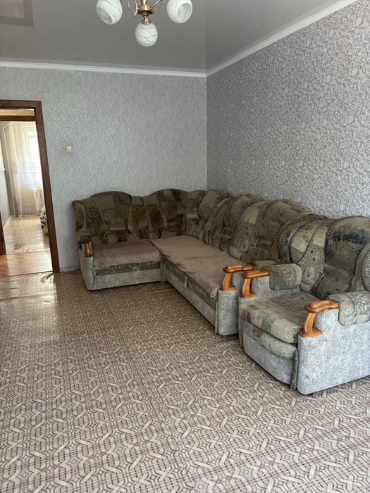 Продам диван угловой с креслом