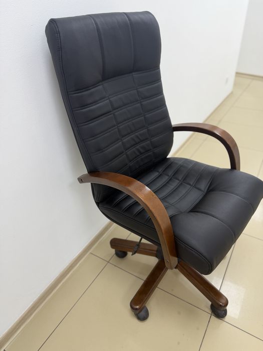 Новое Кресло Консул для руководителя офисное