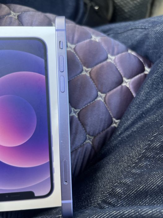 Iphone 12. В идеальном состоянии.