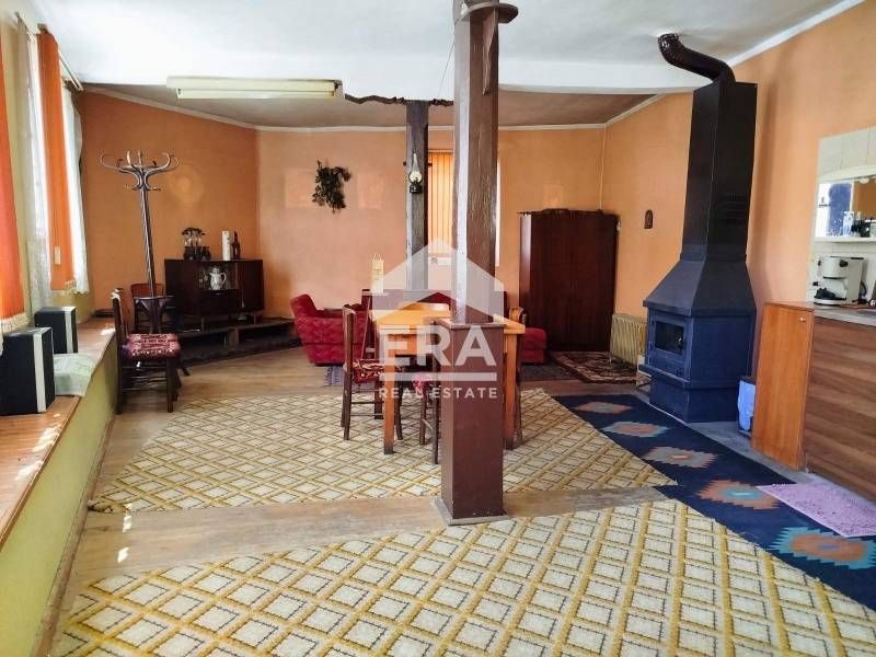 ЕКСКЛУЗИВНО! ЕРА ОСЪМ Ловеч предлага двуетажна къща в с. Лесидрен, Лов